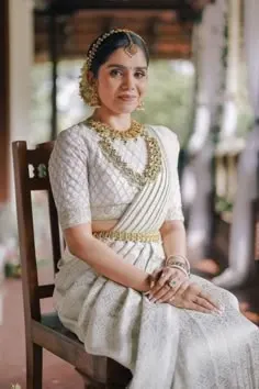 Hakoba Blouse with Ornaments