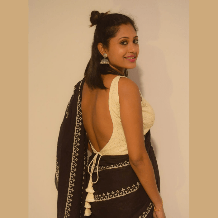  Sleeveless Hakoba Blouse